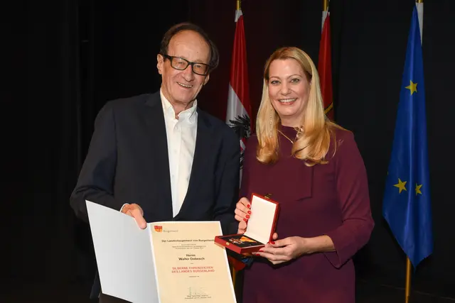  Silbernes Ehrenzeichen für Walter Dobesch | Foto: Landesmedienservice Burgenland / Hafner