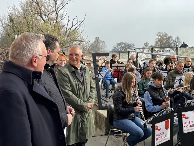 Norbert Totschnig, Bundesminister für Land- und Forstwirtschaft, Klima- und Umweltschutz, Regionen und Wasserwirtschaft flankiert von seinem slowenischen Amtskollegen und Radkersburgs Bürgermeister Karl Lautner. | Foto: MeinBezirk/Gerda Sammer-Schmidt