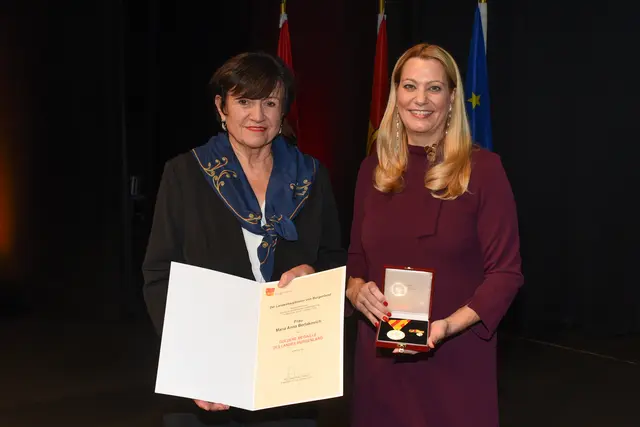 Goldene Medaille für Maria Anna Berlakovich. | Foto: Landesmedienservice Burgenland / Hafner