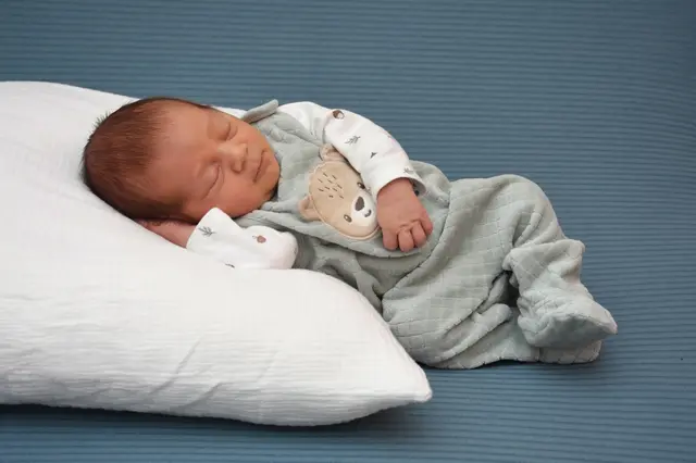 Name: Jonas
Geburtsdatum: 17.10.2025
Gewicht: 3.370 g
Größe: 50 cm
Eltern: Elisabeth und Sebastian Frauwallner aus Merkendorf | Foto: Babysmile