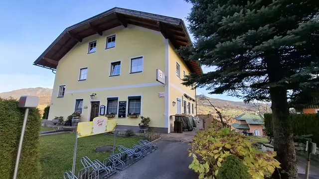 Der Bischofswirt in besonders schöner Lage. | Foto: Josef Wind