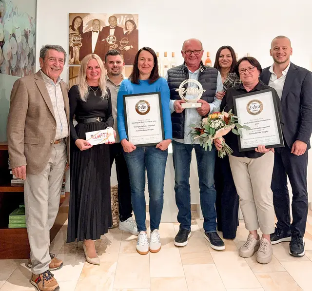 Konrad Tschida, Heidemarie Galumbo, Michael Rauchwarter, Daniela Salzl-Tschida, Hans Tschida, Astrid Eisenkopf, Lisa Tschida,
Maximilian Köllner  | Foto: Gemeinde Illmitz