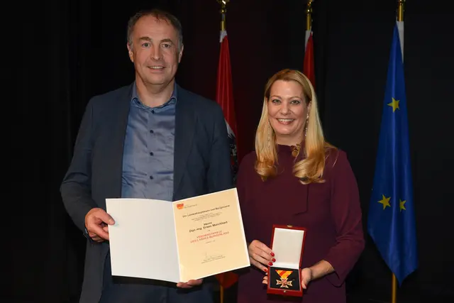 Verdienstkreuz für Erwin Marchhart | Foto: Landesmedienservice Burgenland / Hafner