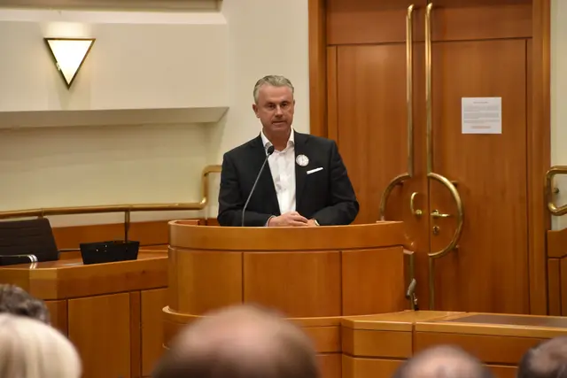 Kritik vonseiten der Opposition aufgrund des Fernbleibens Doskozils bei der Sitzung am Donnerstag.  | Foto: MeinBezirk/Stefan Schneider