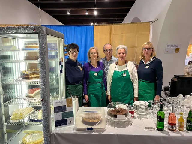 Julia Greger (Vizepräsidentin), Alexandra Diregger (PR), Harald Granegger (Zonenleiter), Karin Löbl (Past-Präsidentin), Margot Granegger (Präsidentin) (v. li.) | Foto: Lions Omnia Steyr