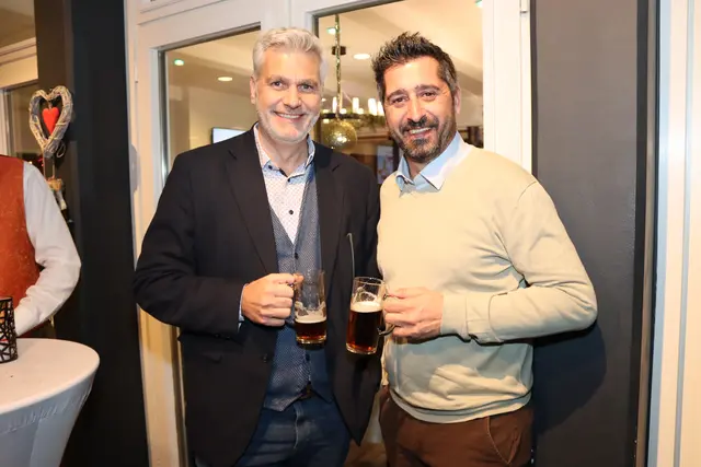 V.l.: Georg Wuzella, Magistratsdirektor Villach, und Oliver Plieschnig, Verkaufsleiter Süd Brauunion | Foto: MeinBezirk.at/Chiara Kresse