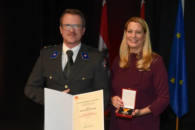 Verdienstkreuz für Paul Anton Schindler | Foto: Landesmedienservice Burgenland / Hafner