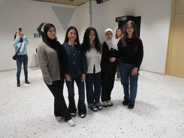 Busra, Najla, Yade, Nour und Irem beim Workshop „Respekt: Gemeinsam stärker 4.0“. | Foto: Sabine Krammer