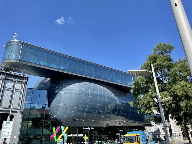 Der Bau des "friendly alien" beeinflusste auch die Gestaltung des "Eisernen Hauses" nachhaltig. | Foto: MeinBezirk/Andreas Strick