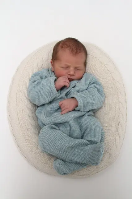 Name: Gustav
Geburtsdatum: 18.10.2025
Gewicht: 3.695g
Größe: 51 cm
Eltern: Nina-Kristin &amp; Joachim Holler aus Wildon | Foto: Babysmile