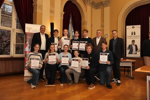 Das Gymnasium Aloisianum holte sich am Akademischen Gymnasium den Landesmeistertitel im Debattieren.