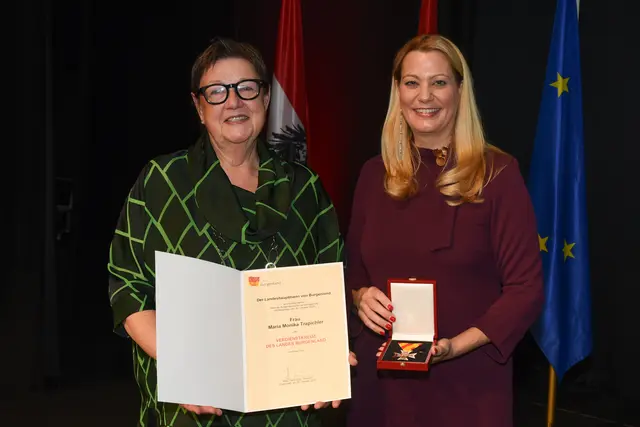 Verdienstkreuz für Maria Monika Trapichler | Foto: Landesmedienservice Burgenland / Hafner