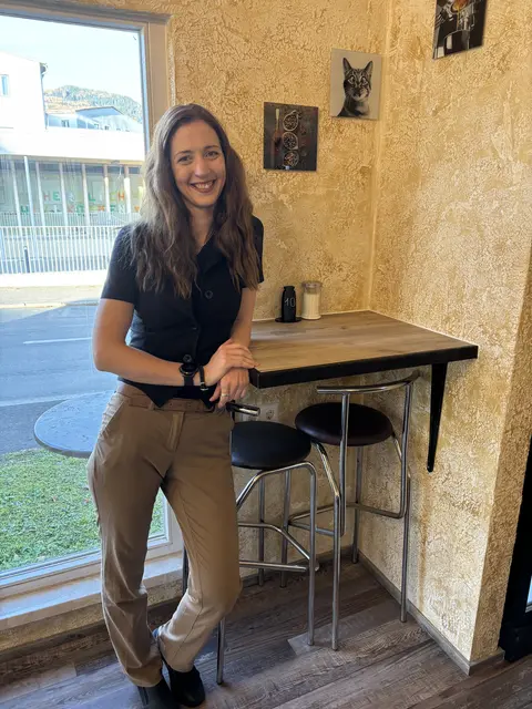 Marta Martin begrüßt ihre Gäste im frisch eröffneten Vintage Café in Trofaiach. | Foto: MeinBezirk