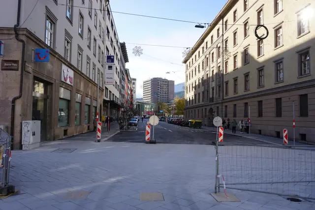 Die Verbindung vom Bozner Platz zur Wilhelm-Greil-Straße und retour ist für den Durchzugsverkehr gesperrt. | Foto: Jan Thönnessen