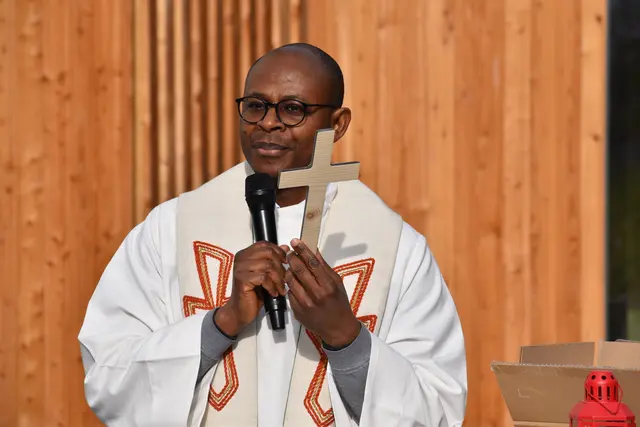 Pfarrer Remigius erbat den Segen von oben. | Foto: Kainz