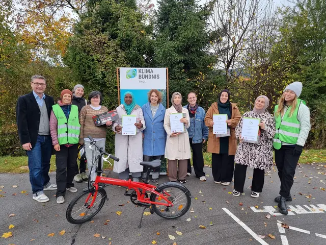 In den vergangenen fünf Wochen haben sich die Frauen sowohl das Fahrradfahren als auch die Verkehrsregeln angeeignet. | Foto: Simone Profus