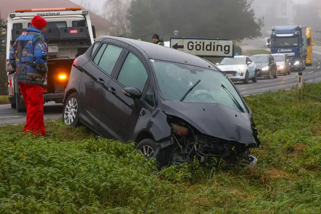 Der Unfall auf der B137 sorgte für Stau im Frühverkehr. | Foto: laumat/Matthias Lauber