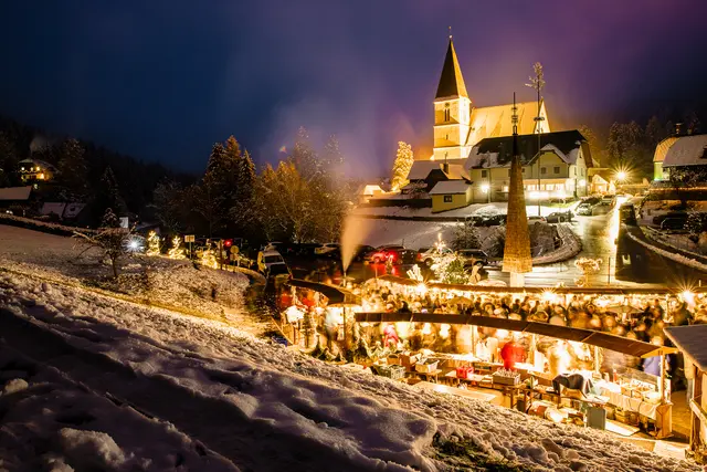 Am 6. Dezember kommt es in Hirschegg zum malerischen Adventmarkt. | Foto: Gemeinde Hirschegg-Pack