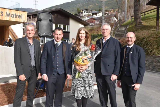 Die Direktorin flankiert von den Bürgermeistern des Schulverbandes Andreas Danler, Lukas Peer, Walter Kiechl und Patrick Geir | Foto: Kainz