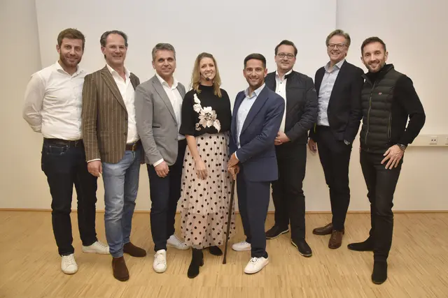 Hubert Wimmer (Hengl Energy GmbH), Martin Zeitlberger (MW Storage GmbH), Michael
Altrichter (Hallo Energie), Angelika Kabrt (Moderatorin), Josef Lüftenegger (Leiter WK Lungau),
Robert Haslinger (5 Cent Energy GmbH), Wolfgang Pfeifenberger (Obmann WK Lungau), Walter
Kreisel (Founder neoom) (v.links) | Foto: WKS