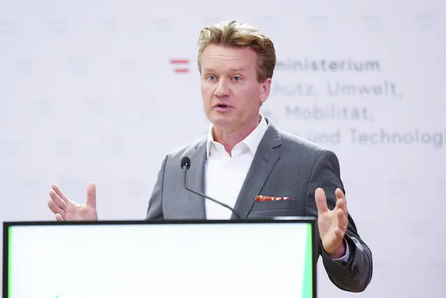 Die wirtschaftliche Lage sei ernst, erklärt Georg Knill, Präsident der IV, nun sei die Zeit für einen institutionellen Wendepunkt gekommen. | Foto: EVA MANHART / APA / picturedesk.com