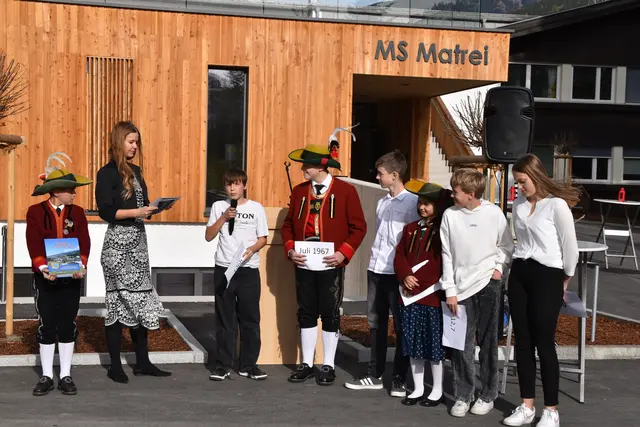 Dir. Andrea Jenewein entschied sich für ein lustiges Quiz anstelle KI für das Schreiben einer Rede heranzuziehen. | Foto: Kainz