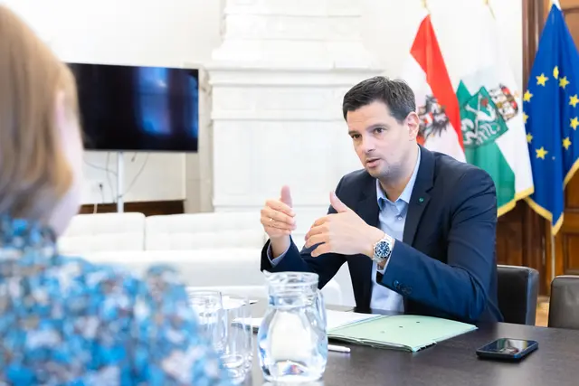 Heimische Werte statt Diversität: Landesrat Hannes Amesbauer arbeitet derzeit an einem neuen wertebasierten Integrationsleitbild für die Steiermark, an das sich Asylwerberinnen und Asylwerber zu halten haben. Die alte "Charta des Zusammenlebens in Vielfalt" habe ausgedient.  | Foto: Jorj Konstantinov