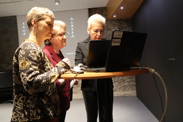 Die letzten Vorbereitungen für den Abend. | Foto: Schauer