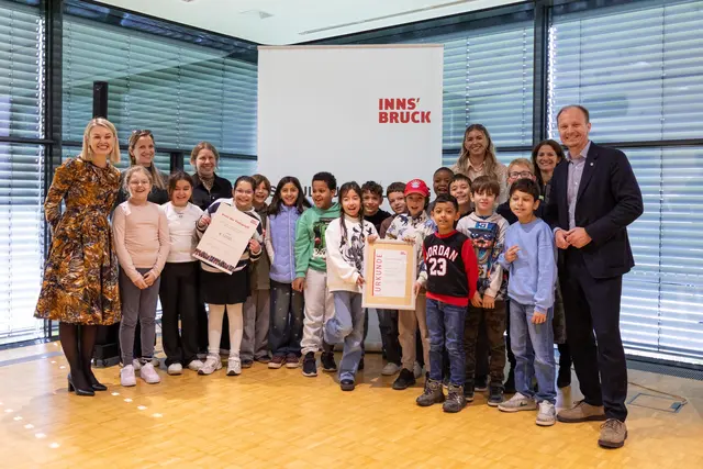 Die Volksschule Dreiheiligen freut sich über ihren Preis, welchen sie für die Austragung ihres öffentliches Schulschlussfest erhielt.

  | Foto:  IKM/D. Jäger