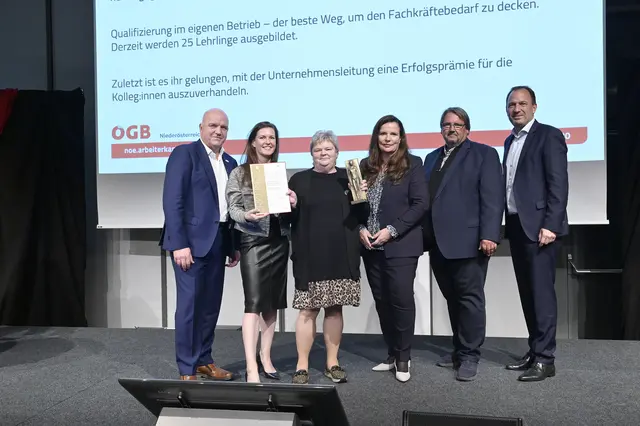 Preisverleihung: Andrea Schremser setzte sich für ihre Kollegen erfolgreich ein. | Foto: ÖGB NÖ