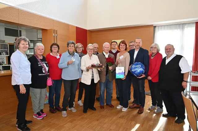 Augustin, Berta und Claus Kahn mit dem ANKA-Team, GR Peter Böö und GR Alois Riesner. | Foto: 2025psb/sap