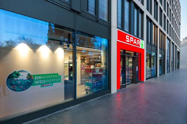 Der neue SPAR-Supermarkt in der Oberen Donaustraße präsentiert sich als hochwertiger Nahversorger mit abwechslungsreichem Sortiment. | Foto: SPAR/Brunnbauer