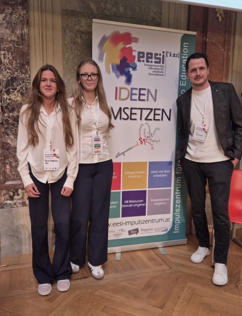 v.l.n.r.: Maggi Mair, Laura Streibl und der prov. Schulleiter Mag. Otto Ahammer beim YEPA Kick-off in Wien | Foto: BHAK/BHAS Bad Ischl