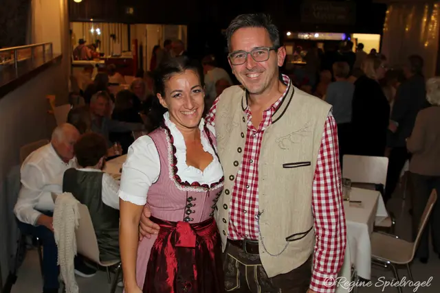 Gabriele und Michael Maier, sie ließen sich das Stück natürlich nicht entgehen da Sohn Manuel sein Bühnendebüt hatte.