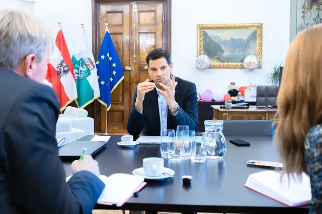 Landesrat Hannes Amesbauer verteidigt im Gespräch mit MeinBezirk den harten Kurs, den die Steiermark bei der Sozialhilfe einschlägt.  | Foto: Jorj Konstantinov