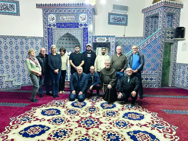 Der Verein ATIB lud andere Religionsvertreter:innen aus Enns zum Kennenlernen nach Kristein ein. | Foto: Verein ATIB