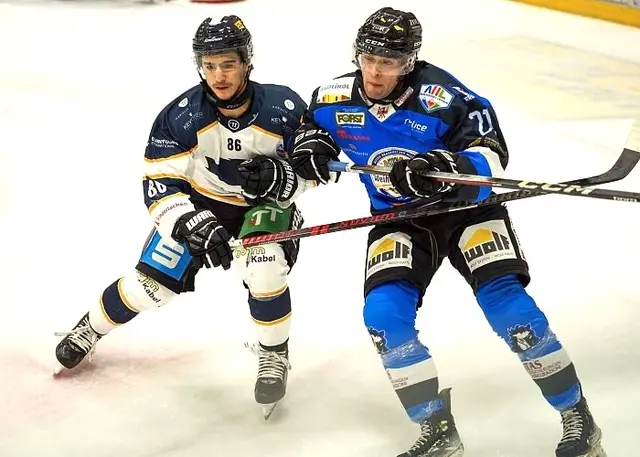 Die Kitzbüheler (li.) besiegten die Wipptal Broncos. | Foto: KEC