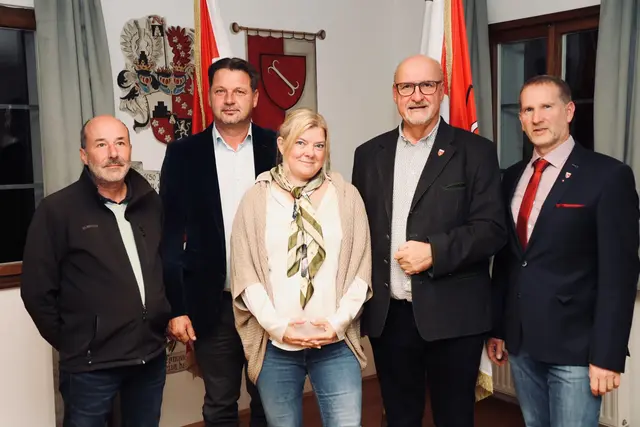 Bertram Mayrbrugger (ÖVP), Christian Bernsteiner (FPÖ), Patricia Prettner (Grüne), Klaus Glanznig (SPÖ) und Andreas Fillei (SPÖ) sind sich einig. | Foto: Privat