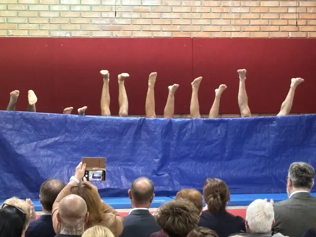 Teil 2 des Synchornschwimmens (siehe Titelbild) | Foto: MeinBezirk/Christian Zechner