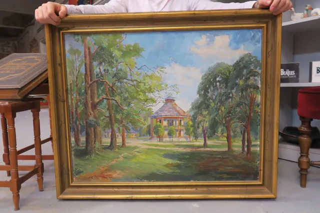 Dieses Ölgemälde des Wiener Künstlers Josef Beck, auf dem das Lusthaus zu sehen ist, wird sich Emanuel Krulis ins Schlafzimmer hängen.  | Foto: Patricia Hillinger/MeinBezirk