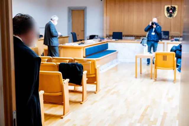 (Symbolfoto) Der 35-Jährige wird beschuldigt, mit seinem WhatsApp-Status ausgedrückt zu haben, die Opferzahl des Holocaust sei zu gering gewesen.  | Foto: FOTOKERSCHI.AT / KERSCHBAUMMAYR