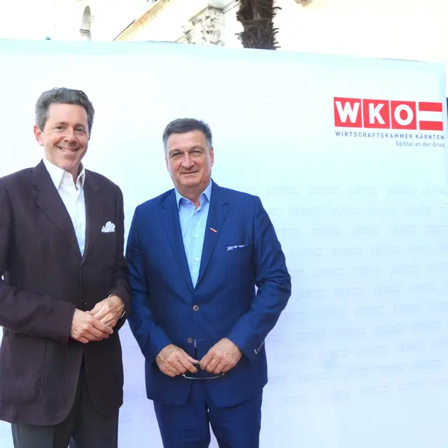 Harald Mahrer und Jürgen Mandl bei einem Wirtschaftsempfang in Spittal/Drau im Juli – damals war die Wirtschaftskammer-Welt noch in Ordnung.  | Foto: Michael Thun