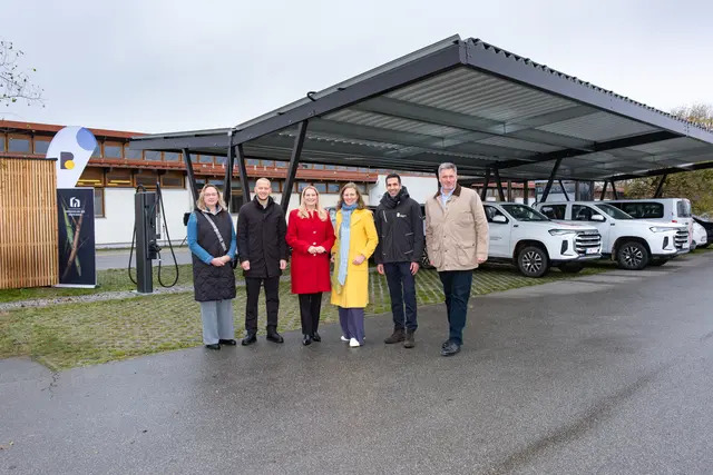 Burgenland Energie CEO Stephan Sharma (Zweite von rechts) sieht in dem Projekt einen wichtigen Schritt für die Region. | Foto: Burgenland Energie