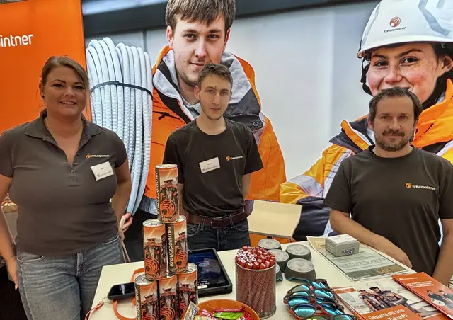 Katrin Schipke, Florian Augustin und René Walchshofer, Firma Kreutzpointner | Foto: MeinBezirk/Barbara Ebner