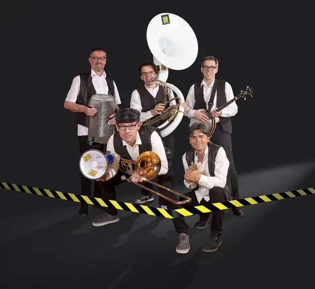 Die SOKO Dixie kredenzt „Funeral Jazz“.  | Foto: Josef Pfister 