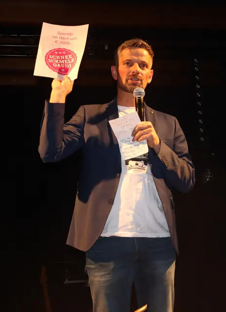 2000 Euro wurden zusätzlich vom Verein Schneeschmelzgaudi gespendet. | Foto: Tatschl