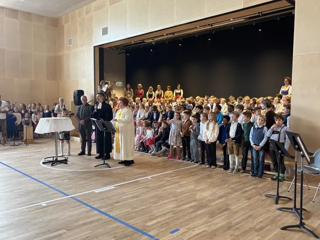 Für Gottes Segen sorgten Pastoralassistentin Eva Schwarz Dellemeschnig, Pfarrmoderator Robert Katnik und der evangelische Pfarrer Max Reisinger | Foto: MeinBezirk.at/Astrid Siebert