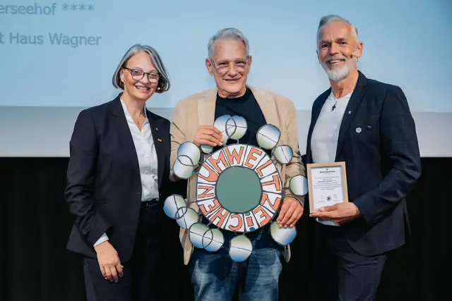 Simon Hermann Huber, Hotel Stadt Kufstein, setzt in seinem Haus seit vielen Jahren auf Nachhaltigkeit und Umweltbewusstsein.

Fotograf: Thorben Jureczko für PR-Agentur WEISS PR &amp; MEDIA www.weiss-pr.at | Foto: © TVB Kufsteinerland / Thorben Jureczko