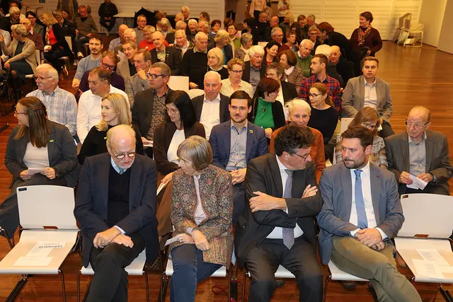 Vertreter aus Politik und Wirtschaft interessierten sich für den Vortrag von Manfred Prisching. | Foto: Johann Scheich