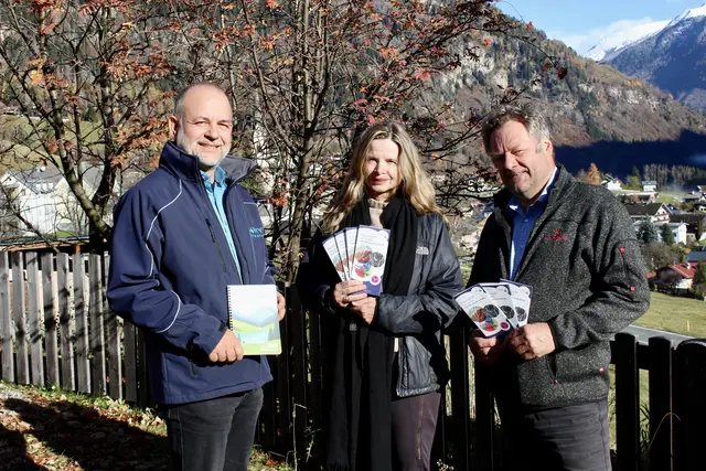 Winklerns Bürgermeister Johann Thaler, KEM-Managerin Sabine Seidler und Ambros Jost vom AWV Westkärnten möchten Mikroplastik reduzieren. | Foto: KEM/AWV